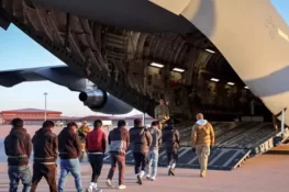 امریکا میں غیر قانونی طور پر مقیم بھارتیوں کی ملک بدری شروع