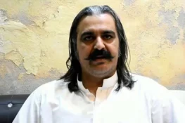 شراب اور اسلحہ برآمدگی کیس: علی امین گنڈاپور کے وارنٹ گرفتاری برقرار