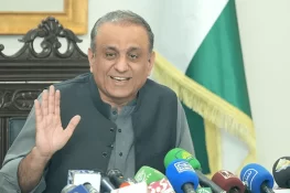 علیم خان کا 2 وفاقی وزارتیں چھوڑنے کا فیصلہ