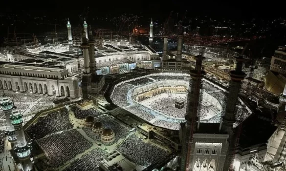 مسجد الحرام اور مسجد نبوی ﷺ میں شب قدر کی عبادات، 25 لاکھ سے زائد زائرین کی شرکت
