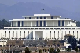 ایوان صدر نے حکومت سے 1 سالہ کارکردگی کی رپورٹ مانگ لی