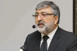 علی امین گنڈاپور کسی خفیہ ایجنڈے پر کام کر رہے ہیں، اسی لیے مولانا پر تنقید کی، کامران مرتضیٰ