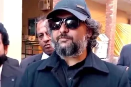 فیصل جاوید کو جہاز سے آف لوڈ کرنے پر عدالت کا اظہار برہمی