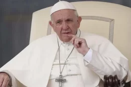 پوپ فرانسس کی طبیعت بگڑ گئی، دوبارہ وینٹی لیٹر پر منتقل