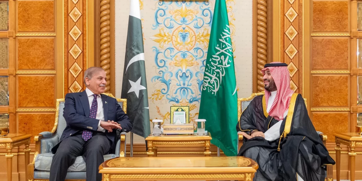 وزیراعظم اور سعودی ولی عہد کی ملاقات، خطے میں امن کے لیے مشترکہ کوششوں پر اتفاق