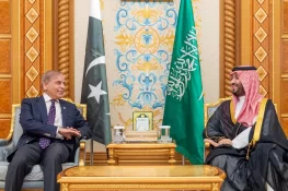 وزیراعظم اور سعودی ولی عہد کی ملاقات، خطے میں امن کے لیے مشترکہ کوششوں پر اتفاق