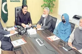 ڈپٹی کمشنر گجرات کی زیر صدارت جنگلات میں آتشزدگی سے بچاؤ کے اقدامات پر اجلاس