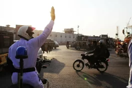 اہم تجارتی مراکز کے لیے ٹریفک پلان تیار، رکشہ اور ٹیکسی کا داخلہ بند