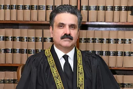 عید پر اللہ کی نعمتیں سخاوت اور مہربانی سے بانٹیں، چیف جسٹس پاکستان