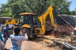 پاکستان زندہ باد کا نعرہ لگانے پر مسلمان کا گھر گرا دیا گیا