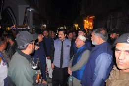 گجرات میں گرانفروشی کے خلاف کریک ڈاؤن، متعدد گرفتار، لاکھوں روپے جرمانہ