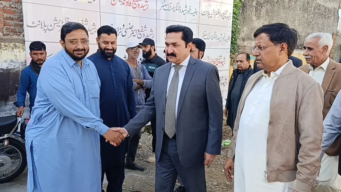 ڈپٹی کمشنر گجرات صفدر حسین ورک کا زیر تعمیر رضیہ خورشید ڈائیگناسٹک لیب کا دورہ