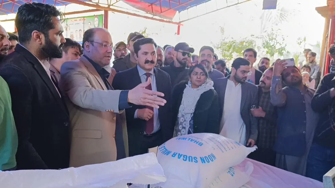 گجرات: ڈپٹی کمشنر صفدر حسین ورک کا ریہڑی بازار کا دورہ، قیمتوں اور معیار کا جائزہ