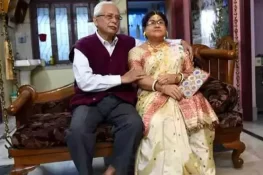 80 سالہ جوڑے کا شادی کی سالگرہ منانے کا منفرد انداز