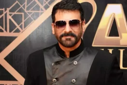 رجب بٹ کی تنقید، شمعون عباسی فہد مصطفیٰ کے دفاع میں بول پڑے