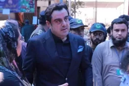 وزیر ہاؤسنگ بلال یاسین کا رمضان سہولت بازار گجرات کا اچانک دورہ