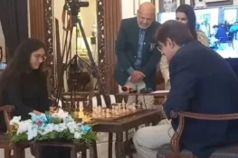 قومی جونیئر شطرنج چیمپئن مہک مقبول نے وزیراعلیٰ سندھ کو شکست دیدی