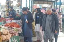 اسسٹنٹ کمشنر سرائے عالمگیر کا رمضان بازار کا دورہ، نرخوں اور معیار کا جائزہ