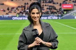 فٹبال پریزینٹر کے لباس پر تنقید، سوشل میڈیا پر نئی بحث چھڑ گئی