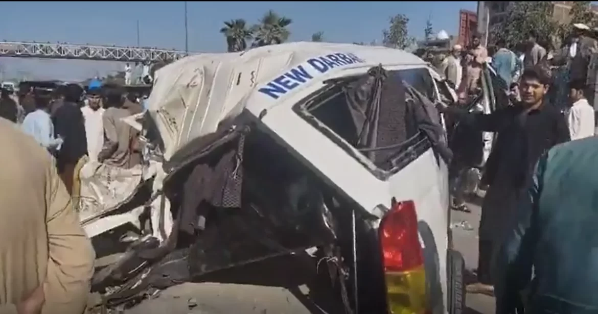 اسلام آباد میں خوفناک حادثہ: ڈمپر الٹنے سے 4 افراد جاں بحق، 3 زخمی
