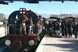 جعفر ایکسپریس 17 روز بعد سخت سکیورٹی میں کوئٹہ سے پشاور روانہ