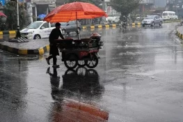 پنجاب کے مختلف علاقوں میں بارش کے بعد، سردی لوٹ آئی