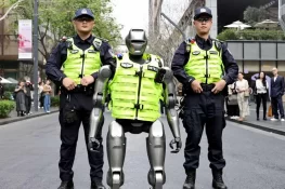 چین میں فلموں جیسے روبوٹس مجرموں کیخلاف متحرک ہوگئے