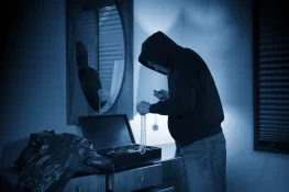 گجرات میں افطاری کے وقت چوری کی بڑی واردات