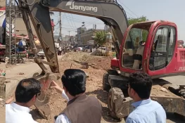 ڈی سی گجرات کا کھاریاں میں جاری انسداد تجاوزات مہم کا جائزہ