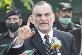 بانی پی ٹی آئی مذاکرات کیلئے راضی ،بات چیت سودمند ثابت ہوگی،اعظم سواتی