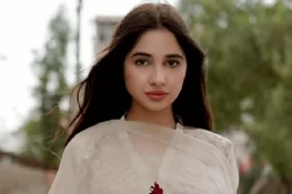 ایسے میسیج پڑھ کر سیٹ نہیں ہونے والی، سبینا فاروق مداحوں کو کھری کھری سنادی