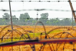 بھارت کا کسانوں کو 48 گھنٹے میں سرحدوں پر موجود کھیت خالی کرنے کا حکم