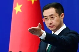 چین کا امریکا سے مطالبہ: "تمام ٹیرف ختم کریں، بات چیت کے دروازے کھل سکتے ہیں”