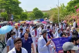 جناح اسپتال میں ڈاکٹر پر تشدد، ینگ ڈاکٹرز ایسوسی ایشن دو دھڑوں میں تقسیم