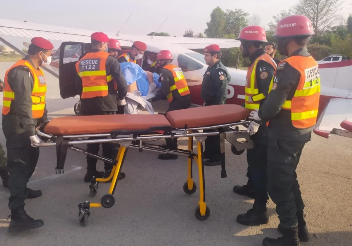 ریسکیو 1122 گجرات کا تاریخی اقدام: جھلسے مریض کی ایئر ایمبولینس کے ذریعے فوری منتقلی