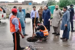 گجرات: جی ٹی روڈ اسٹیٹ ایریا کے قریب نالوں کی صفائی کا عمل جاری