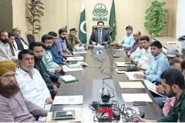 ڈپٹی کمشنر گجرات کی زیر صدارت اربن فلڈنگ سے نمٹنے اور ریلیف کیمپس سے متعلق اہم اجلاس