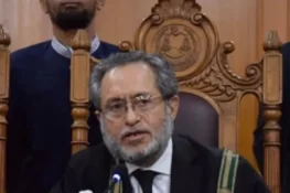 سپریم کورٹ میں سویلینز کے فوجی عدالتوں میں ٹرائل کی سماعت، جسٹس مندوخیل کا سوال