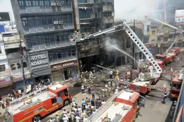 کولکتہ کے ایک ہوٹل میں آتشزدگی، 14 افراد جان سے گئے