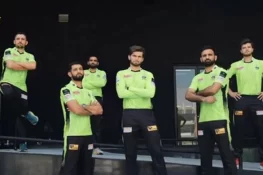 لاہور قلندرز نے پی ایس ایل 10 کے لیے نئی جرسی متعارف کروا دی