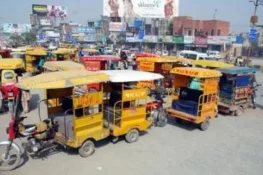 لائسنس کے بغیر کسی خریدار کو رکشہ نہ دیں، لاہور ہائیکورٹ