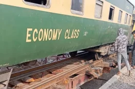 کوٹری کے قریب علامہ اقبال ایکسپریس حادثے کا شکار، کوئی جانی نقصان نہیں ہوا