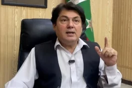 بیرسٹر سیف کا وفاقی وزیر پٹرولیم کیخلاف قانونی کارروائی کا اشارہ