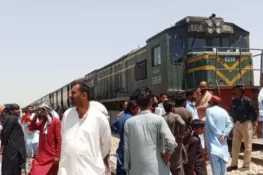 متنازع کینالز منصوبہ: ریلوے ٹریک پر دھرنا دینے پر 78 افراد کیخلاف مقدمہ