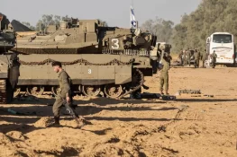 اسرائیل کا خان یونس پر وسیع حملے کا منصوبہ، فلسطینیوں کو انخلا کا حکم