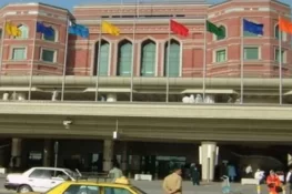 ملک کے بڑے ایئرپورٹس پر فضائی آپریشن معطل، متعدد پروازیں متاثر