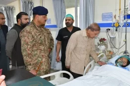 وزیراعظم اور فیلڈ مارشل کا خضدار کا ہنگامی دورہ، دہشت گردی کے خاتمے تک جنگ جاری رکھنے کا عزم