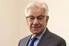 بھارت طیاروں کو ہماری افواج نے یوں تباہ کیا جیسے آسمان پر اُڑتی پتنگیں کاٹ دی جاتی ہیں ، خواجہ آصف