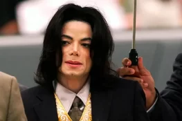 مائیکل جیکسن کی نئی بایوپک فلم کی ریلیز میں ایک سال کی تاخیر متوقع