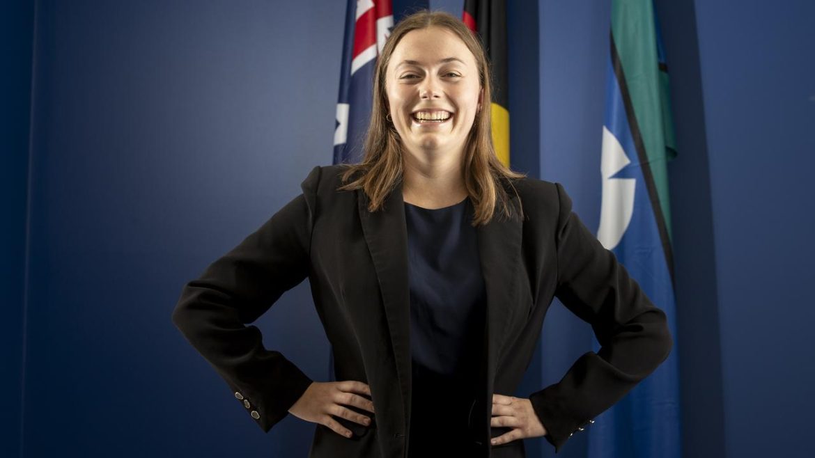 21 سالہ سینیٹر شارلٹ واکر کا بڑا اعزاز